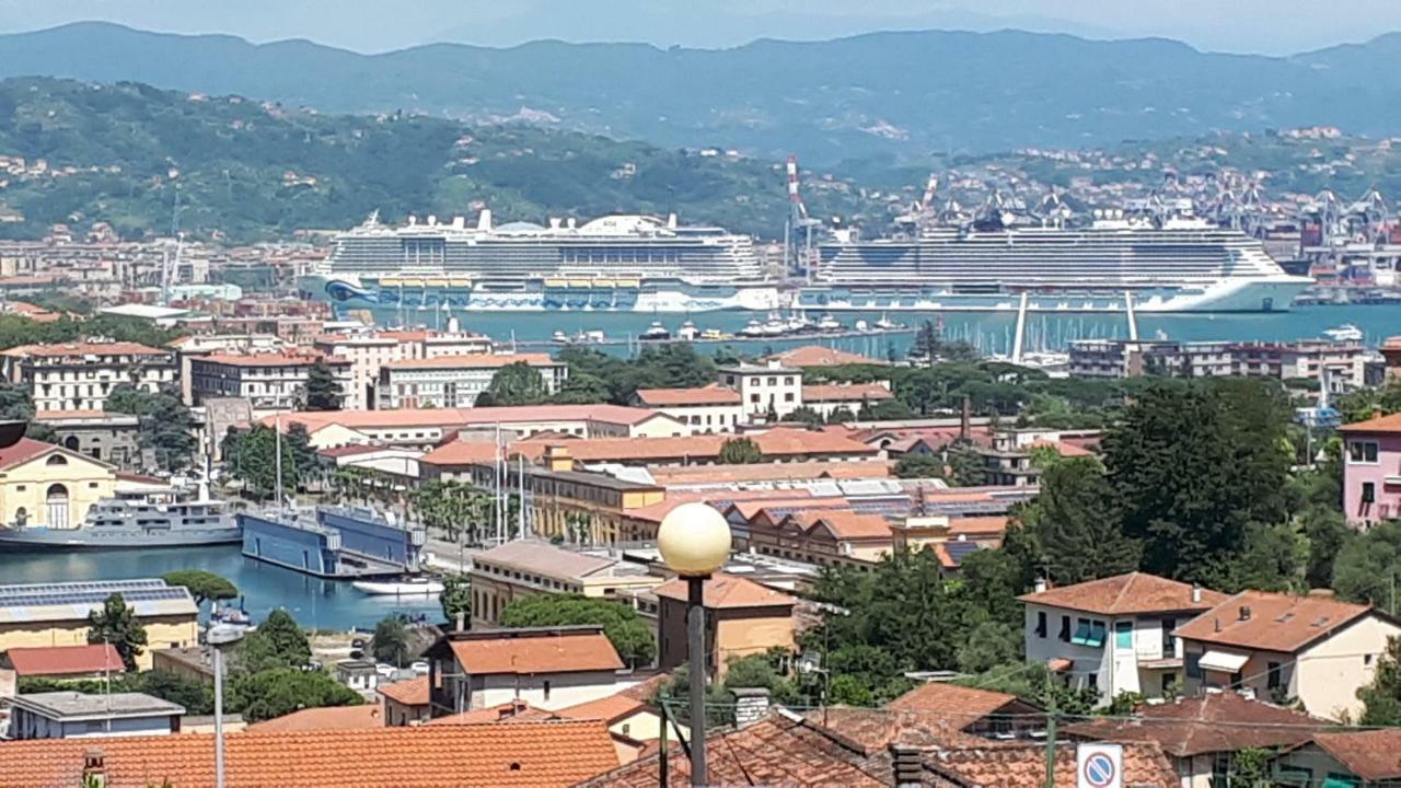 Villa La Casa Di Max La Spezia Exterior foto
